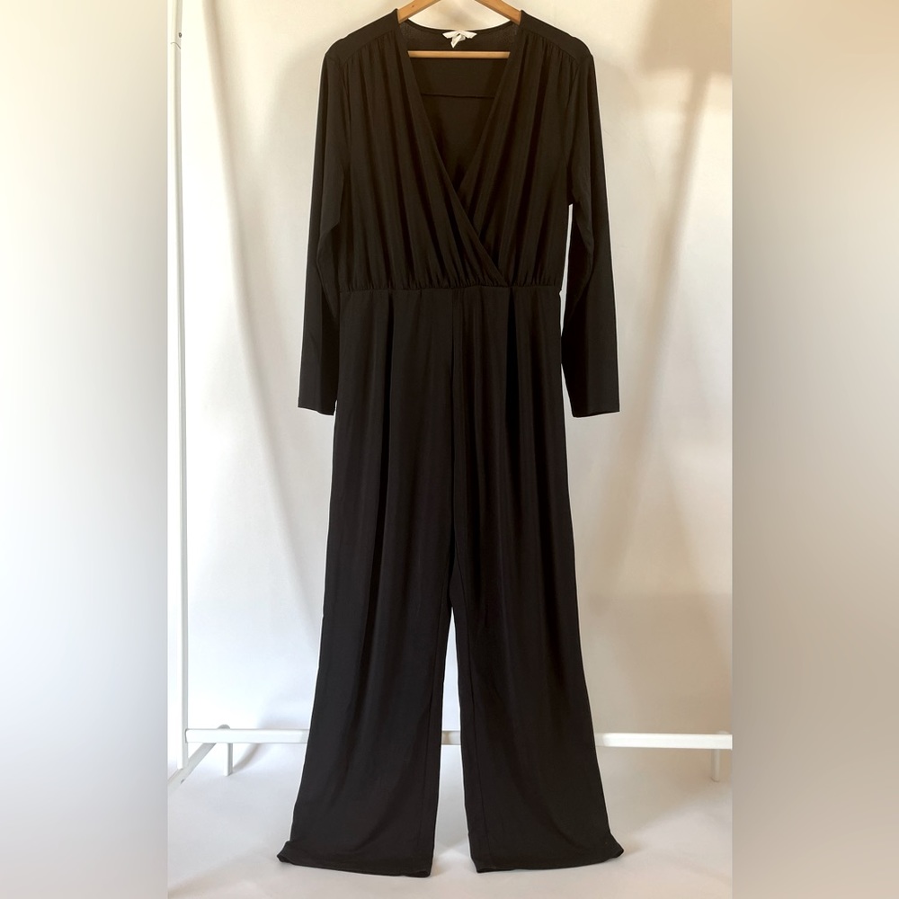 Black H&M v-neck jumpsuit